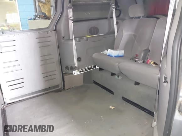 ✅ 2003 Dodge Caravan Sport • VIN: 2D4GP44L83R359471 • Lot: 43897798. Listed on IAAI with 68,799 mi. Free auction sales archive from the USA and detailed vehicle history report at DreamBid. Image 8.