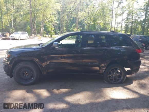 2021 Jeep Grand Cherokee 80th Anniversary with VIN 1C4RJEBG5MC814323, listed as a IAAI auction lot 42813731 with 25,479 mi miles and . Bid and sale history available at DreamBid. Image 15.