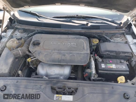 ✅ 2015 Chrysler 200 Limited • VIN: 1C3CCCAB1FN574001 • Lot: 43001668. Wystawiony na IAAI z przebiegiem 217 893 mil. Bezpłatny archiwum sprzedaży aukcyjnych z USA i szczegółowy raport historii pojazdu na DreamBid. Zdjęcie 10.