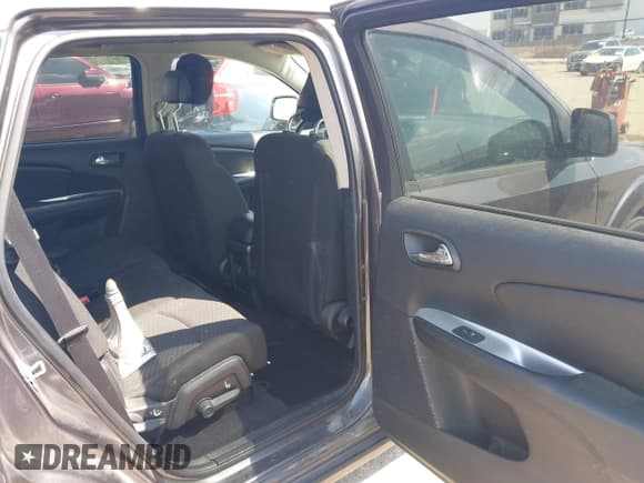 ✅ 2018 Dodge Journey SE • VIN: 3C4PDCAB6JT535309 • Lot: 43100516. Wystawiony na IAAI z przebiegiem 126 304 mil. Bezpłatny archiwum sprzedaży aukcyjnych z USA i szczegółowy raport historii pojazdu na DreamBid. Zdjęcie 8.