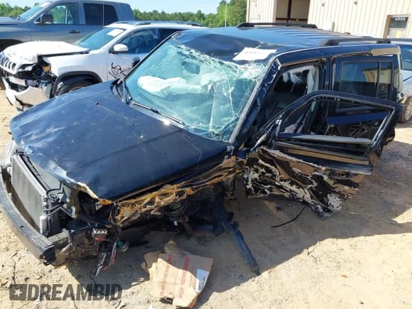 ✅ 2015 Jeep Patriot Latitude • VIN: 1C4NJPFA0FD350516 • Lot: 42452517. Wystawiony na IAAI z przebiegiem Nie podano. Bezpłatny archiwum sprzedaży aukcyjnych z USA i szczegółowy raport historii pojazdu na DreamBid. Zdjęcie 6.