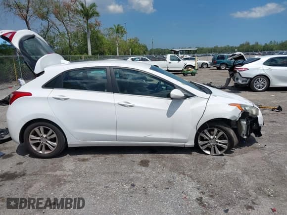 ✅ 2013 Hyundai Elantra • VIN: KMHD35LE2DU022637 • Lot: 42272686. Listed on IAAI with 110,408 mi. Free auction sales archive from the USA and detailed vehicle history report at DreamBid. Image 14.