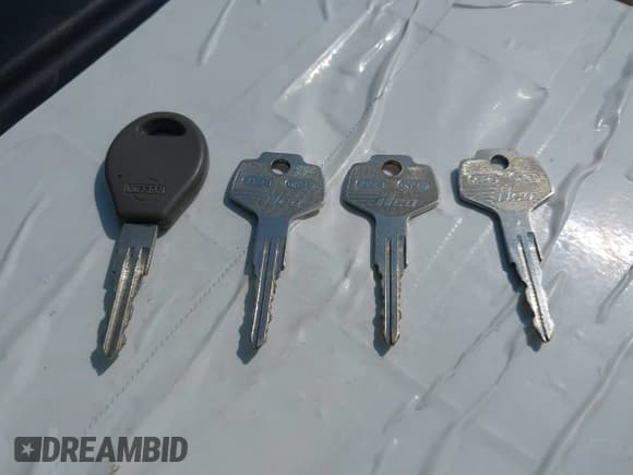 ✅ 1991 Nissan Pathfinder LE • VIN: JN8HD17Y2MW002123 • Lot: 42555785. Listed on IAAI with 237,416 mi. Free auction sales archive from the USA and detailed vehicle history report at DreamBid. Image 11.