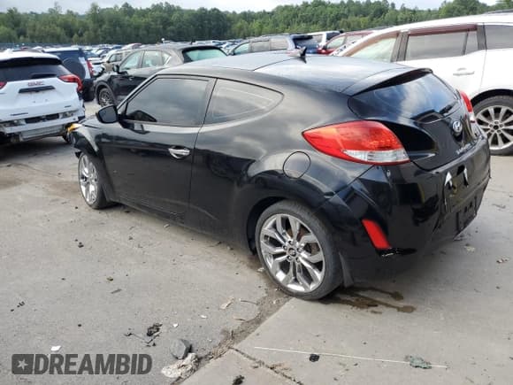 ✅ 2015 Hyundai Veloster • VIN: KMHTC6AD2FU219631 • Lot: 67686904. Wystawiony na Copart z przebiegiem 104 518 mil. Bezpłatny archiwum sprzedaży aukcyjnych z USA i szczegółowy raport historii pojazdu na DreamBid. Zdjęcie 2.