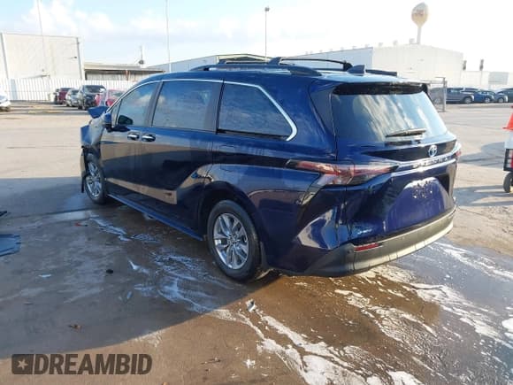 ✅ 2025 Toyota Sienna XLE • VIN: 5TDYRKEC2SS259029 • Лот: 43472182. Опубликован ранее на IAAI с пробегом 6 720 миль. Бесплатный доступ к архиву аукционных продаж из США и подробный отчёт об истории автомобиля на DreamBid. Изображение 3.
