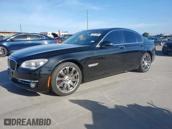 ✅ 2015 BMW 7 Series 750i xDrive • VIN: WBAYB6C50FD965723 • Lot: 62612605. Listed on Copart with 158,893 mi. Free auction sales archive from the USA and detailed vehicle history report at DreamBid. Image 1.