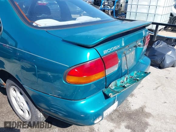 ✅ 1997 Nissan 200SX • VIN: 1N4AB42DXVC504590 • Lot: 41899294. Wystawiony na IAAI z przebiegiem 135 309 mil. Bezpłatny archiwum sprzedaży aukcyjnych z USA i szczegółowy raport historii pojazdu na DreamBid. Zdjęcie 17.