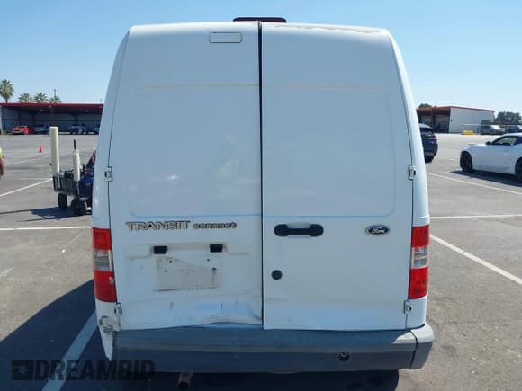 ✅ 2010 Ford Transit Connect XL • VIN: NM0LS7ANXAT006542 • Lot: 43097458. Wystawiony na IAAI z przebiegiem 178 054 mil. Bezpłatny archiwum sprzedaży aukcyjnych z USA i szczegółowy raport historii pojazdu na DreamBid. Zdjęcie 16.