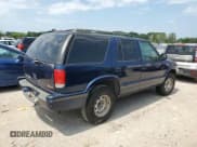 ✅ 1998 GMC Jimmy SLS • VIN: 1GKCS13W1W2573343 • Lot: 61846274. Wystawiony na Copart z przebiegiem Nie podano. Bezpłatny archiwum sprzedaży aukcyjnych z USA i szczegółowy raport historii pojazdu na DreamBid. Zdjęcie 3.