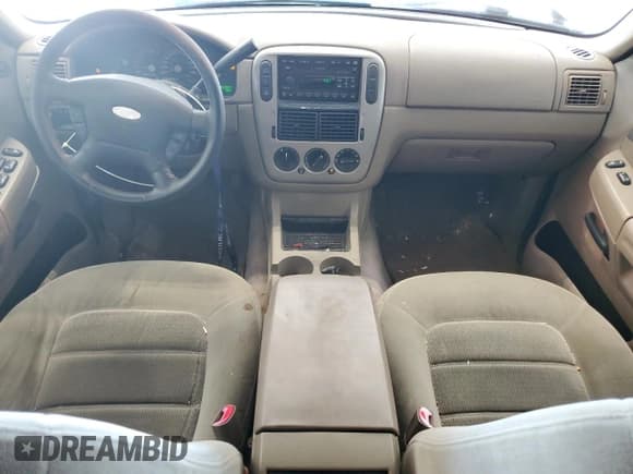 ✅ 2003 Ford Explorer XLT • VIN: 1FMZU73K63ZA96052 • Lot: 82070375. Wystawiony na Copart z przebiegiem 193 807 mil. Bezpłatny archiwum sprzedaży aukcyjnych z USA i szczegółowy raport historii pojazdu na DreamBid. Zdjęcie 8.