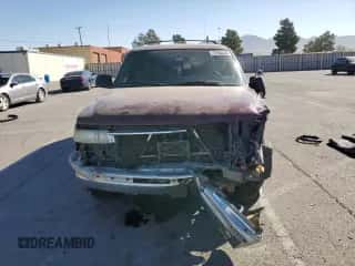 2000 Chevrolet Suburban LS z VIN 3GNEC16T2YG160819, wystawiony jako Copart lot #77664344 z przebiegiem 200 816 mil mil oraz Szkoda całkowita • Salvage title. Historia ofert i sprzedaży dostępna na DreamBid. Obrazek 5.