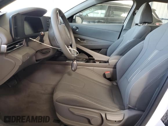 ✅ 2025 Hyundai Elantra Blue • VIN: KMHLM4DJ9SU173843 • Lot: 91677535. Listed on Copart with 8,143 mi. Free auction sales archive from the USA and detailed vehicle history report at DreamBid. Image 7.