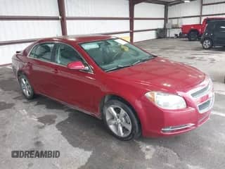 2011 Chevrolet Malibu 1LT z VIN 1G1ZC5E15BF231501, wystawiony jako IAAI lot #43277694 z przebiegiem 228 640 mil mil oraz . Historia ofert i sprzedaży dostępna na DreamBid. Obrazek 1.