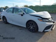 ✅ 2024 Toyota Camry SE • VIN: 4T1G11AK6RU234372 • Lot: 43565545. Listed on IAAI with 43,178 mi. Free auction sales archive from the USA and detailed vehicle history report at DreamBid. Image 1.