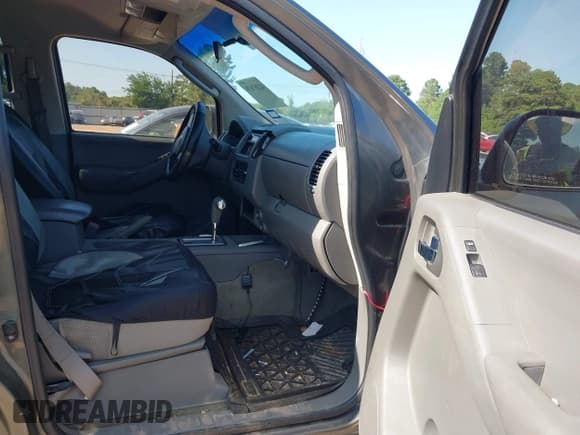 ✅ 2006 Nissan Frontier SE • VIN: 1N6AD07U96C416196 • Лот: 42267679. Опубликован ранее на IAAI с пробегом 180 947 миль. Бесплатный доступ к архиву аукционных продаж из США и подробный отчёт об истории автомобиля на DreamBid. Изображение 5.