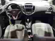 ✅ 2020 Chevrolet Sonic LT • VIN: 1G1JG6SB9L4130009 • Лот: 75645564. Размещён на Copart с пробегом 72 442 миль миль. Получите бесплатный доступ к архиву аукционных продаж из США и посмотрите подробный отчёт об истории автомобиля на DreamBid. Изображение 8.