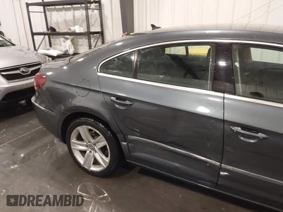 ✅ 2013 Volkswagen CC R-Line • VIN: WVWBP7ANXDE556672 • Lot: 41405394. Wystawiony na IAAI z przebiegiem 84 619 mil. Bezpłatny archiwum sprzedaży aukcyjnych z USA i szczegółowy raport historii pojazdu na DreamBid. Zdjęcie 6.