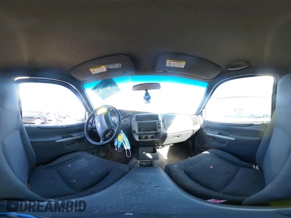 ✅ 2001 Ford Explorer Sport • VIN: 1FMYU60E21UC79852 • Лот: 43666276. Опубликован ранее на IAAI с пробегом 141 644 миль. Бесплатный доступ к архиву аукционных продаж из США и подробный отчёт об истории автомобиля на DreamBid. Изображение 18.