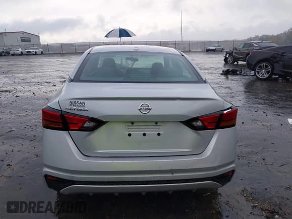 ✅ 2020 Nissan Altima S • VIN: 1N4BL4BV6LN318248 • Lot: 43743877. Listed on IAAI with 102,648 mi. Free auction sales archive from the USA and detailed vehicle history report at DreamBid. Image 17.