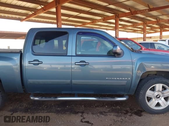 ✅ 2007 Chevrolet Silverado 1500 1LT • VIN: 2GCEK13M271506108 • Lot: 43561647. Listed on IAAI with 206,819 mi. Free auction sales archive from the USA and detailed vehicle history report at DreamBid. Image 14.
