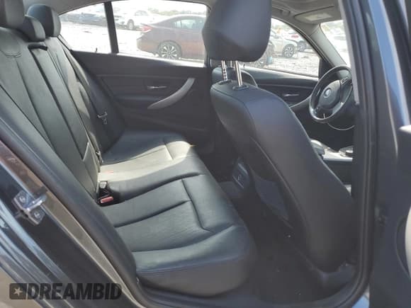 ✅ 2014 BMW 3 Series 320i xDrive • VIN: WBA3C3C53EF985330 • Lot: 68768235. Listed on Copart with 122,620 mi. Free auction sales archive from the USA and detailed vehicle history report at DreamBid. Image 10.