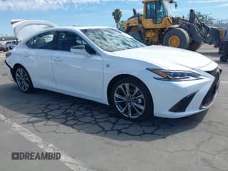 ✅ 2020 Lexus ES 350 F Sport • VIN: 58AGZ1B15LU078629 • Lot: 43368632. Listed on IAAI with 61,891 mi. Free auction sales archive from the USA and detailed vehicle history report at DreamBid. Image 1.