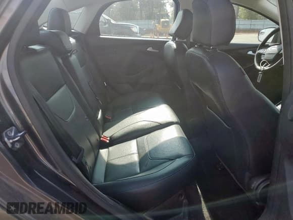 ✅ 2018 Ford Focus Titanium • VIN: 1FADP3J24JL277660 • Лот: 93348165. Опубликован ранее на Copart с пробегом 74 235 миль. Бесплатный доступ к архиву аукционных продаж из США и подробный отчёт об истории автомобиля на DreamBid. Изображение 10.