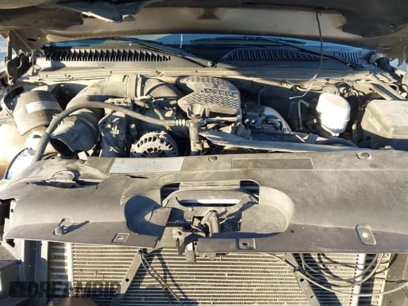 ✅ 2006 Chevrolet Silverado 2500HD Work Truck • VIN: 1GCHC24D36E189516 • Lot: 43599165. Wystawiony na IAAI z przebiegiem 211 732 mil. Bezpłatny archiwum sprzedaży aukcyjnych z USA i szczegółowy raport historii pojazdu na DreamBid. Zdjęcie 10.