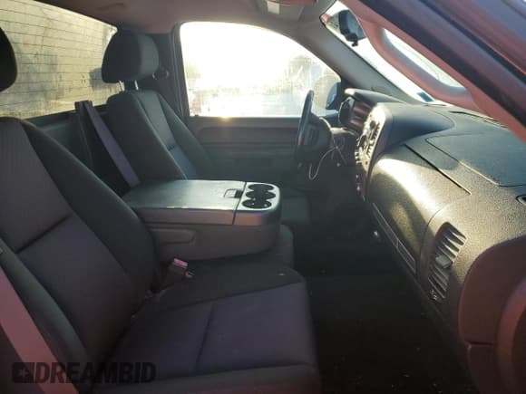 ✅ 2011 Chevrolet Silverado 1500 LT • VIN: 1GCNKSE0XBZ191140 • Lot: 85941724. Wystawiony na Copart z przebiegiem 105 235 mil. Bezpłatny archiwum sprzedaży aukcyjnych z USA i szczegółowy raport historii pojazdu na DreamBid. Zdjęcie 10.