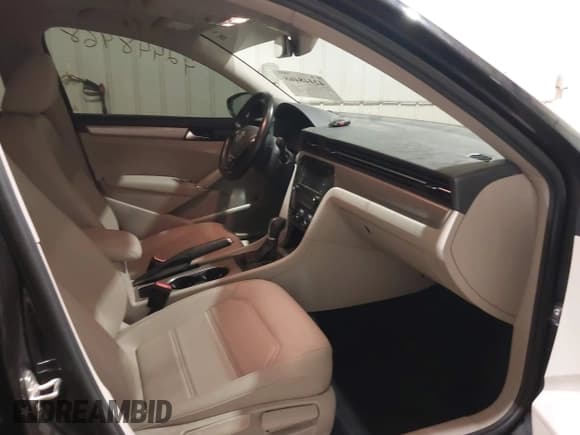 ✅ 2020 Volkswagen Passat SE • VIN: 1VWWA7A32LC012515 • Lot: 42448468. Listed on IAAI with 138,300 mi. Free auction sales archive from the USA and detailed vehicle history report at DreamBid. Image 5.