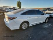 ✅ 2017 Hyundai Sonata SE • VIN: KMHE24L11HA059555 • Лот: 90879685. Опубликован ранее на Copart с пробегом 81 441 миль. Бесплатный доступ к архиву аукционных продаж из США и подробный отчёт об истории автомобиля на DreamBid. Изображение 3.