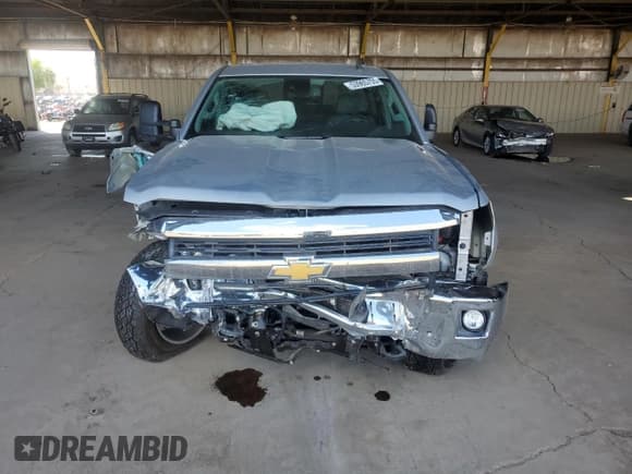 ✅ 2015 Chevrolet Silverado 2500HD LTZ • VIN: 1GC1KWE82FF140198 • Lot: 53965755. Wystawiony na Copart z przebiegiem 79 198 mil. Bezpłatny archiwum sprzedaży aukcyjnych z USA i szczegółowy raport historii pojazdu na DreamBid. Zdjęcie 5.