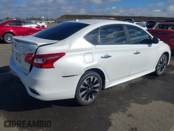 ✅ 2019 Nissan Sentra S • VIN: 3N1AB7AP2KY408725 • Lot: 43544231. Wystawiony na IAAI z przebiegiem 39 426 mil. Bezpłatny archiwum sprzedaży aukcyjnych z USA i szczegółowy raport historii pojazdu na DreamBid. Zdjęcie 4.