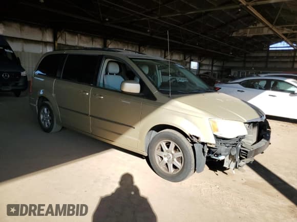 ✅ 2010 Chrysler Town & Country Touring Plus • VIN: 2A4RR8D19AR495301 • Lot: 91255415. Wystawiony na Copart z przebiegiem 227 695 mil. Bezpłatny archiwum sprzedaży aukcyjnych z USA i szczegółowy raport historii pojazdu na DreamBid. Zdjęcie 4.