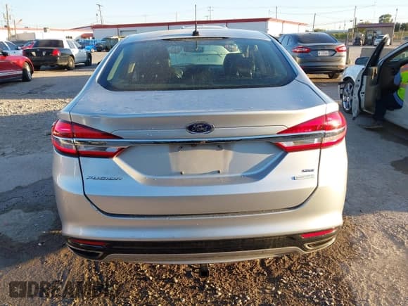 ✅ 2017 Ford Fusion SE • VIN: 3FA6P0H9XHR111391 • Lot: 43646338. Listed on IAAI with 154,583 mi. Free auction sales archive from the USA and detailed vehicle history report at DreamBid. Image 16.