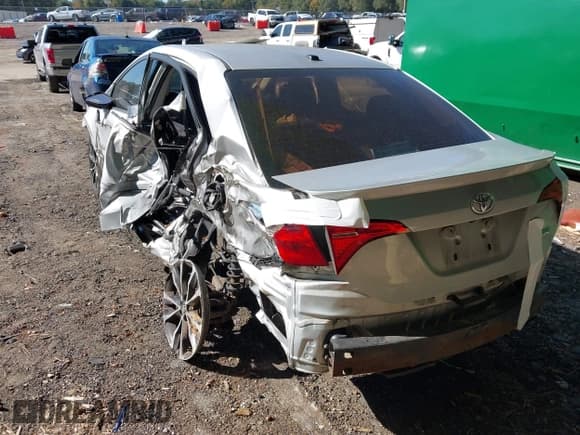 ✅ 2017 Toyota Corolla LE • VIN: 2T1BURHE1HC752003 • Лот: 43494063. Опубликован ранее на IAAI с пробегом 169 110 миль. Бесплатный доступ к архиву аукционных продаж из США и подробный отчёт об истории автомобиля на DreamBid. Изображение 3.