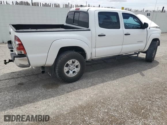 ✅ 2015 Toyota Tacoma • VIN: 3TMLU4EN3FM194963 • Лот: 54074415. Опубликован ранее на Copart с пробегом 170 864 миль. Бесплатный доступ к архиву аукционных продаж из США и подробный отчёт об истории автомобиля на DreamBid. Изображение 3.