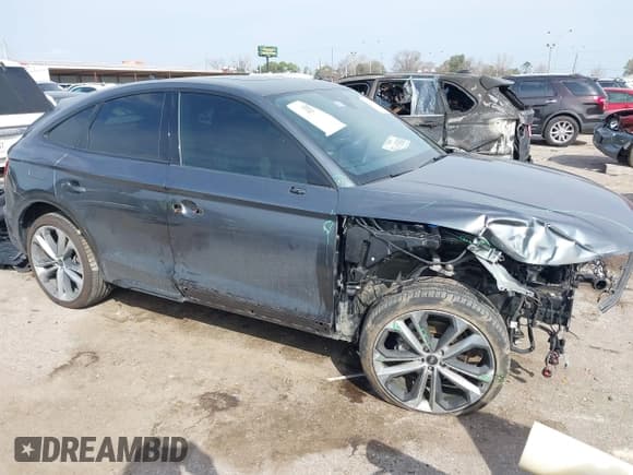 ✅ 2023 Audi Q5 Sportback S line Premium Plus • VIN: WA15AAFYXP2086576 • Лот: 41677888. Опубликован ранее на IAAI с пробегом 27 433 миль. Бесплатный доступ к архиву аукционных продаж из США и подробный отчёт об истории автомобиля на DreamBid. Изображение 1.