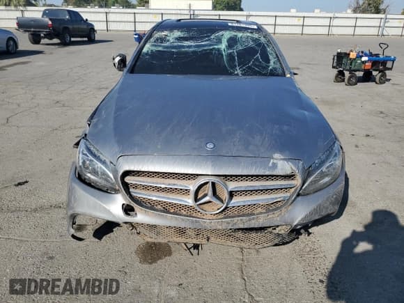 ✅ 2015 Mercedes-Benz C 300 • VIN: 55SWF4JBXFU057010 • Lot: 81761395. Listed on Copart with 108,103 mi. Free auction sales archive from the USA and detailed vehicle history report at DreamBid. Image 5.