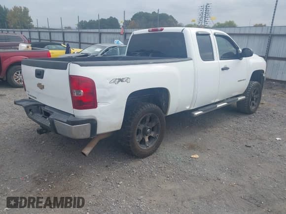 ✅ 2008 Chevrolet Silverado 2500HD Work Truck • VIN: 1GCHK29K08E104130 • Лот: 43603280. Опубликован ранее на IAAI с пробегом 252 209 миль. Бесплатный доступ к архиву аукционных продаж из США и подробный отчёт об истории автомобиля на DreamBid. Изображение 4.