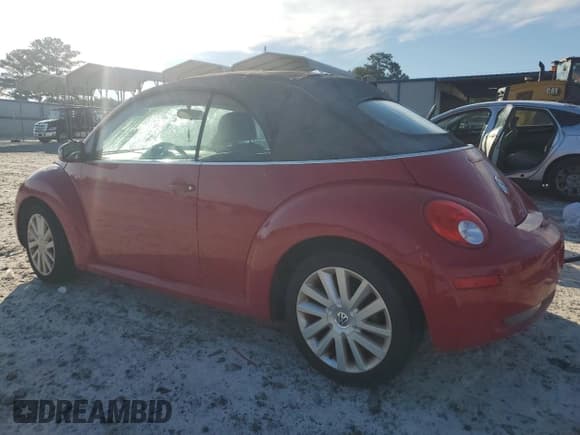 ✅ 2008 Volkswagen Beetle SE • VIN: 3VWRF31Y58M409239 • Лот: 70170195. Опубликован ранее на Copart с пробегом 93 178 миль. Бесплатный доступ к архиву аукционных продаж из США и подробный отчёт об истории автомобиля на DreamBid. Изображение 2.