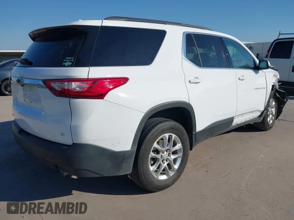 ✅ 2020 Chevrolet Traverse LT Cloth • VIN: 1GNERGKW5LJ294927 • Lot: 43381464. Listed on IAAI with 140,881 mi. Free auction sales archive from the USA and detailed vehicle history report at DreamBid. Image 4.