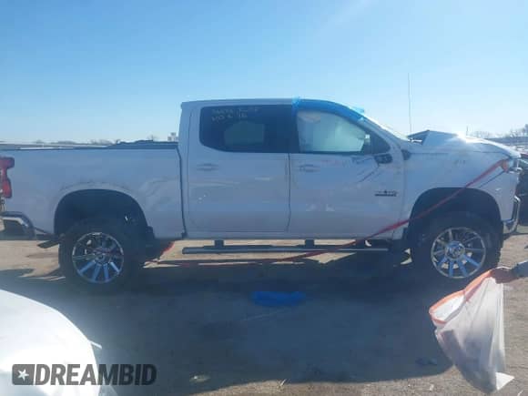 2022 Chevrolet Silverado 1500 LT z VIN 1GCPWCED9NZ194847, wystawiony jako IAAI lot #41697455 z przebiegiem 18 174 mil mil oraz . Historia ofert i sprzedaży dostępna na DreamBid. Obrazek 13.