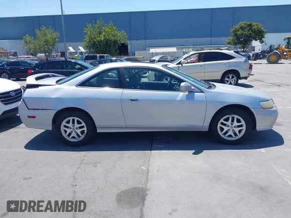 2001 Honda Accord EX с VIN 1HGCG22501A034854, выставлен на аукционе IAAI как лот 42784374 с пробегом 234 824 миль миль и . История ставок и продаж доступна на DreamBid. Изображение 13.