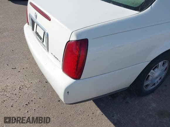 ✅ 2002 Cadillac DeVille • VIN: 1G6KD54Y22U151544 • Lot: 43685089. Wystawiony na IAAI z przebiegiem 81 357 mil. Bezpłatny archiwum sprzedaży aukcyjnych z USA i szczegółowy raport historii pojazdu na DreamBid. Zdjęcie 13.