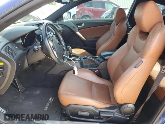 ✅ 2016 Hyundai Genesis Coupe Ultimate • VIN: KMHHU6KJ1GU133641 • Lot: 60177775. Wystawiony na Copart z przebiegiem 83 244 mil. Bezpłatny archiwum sprzedaży aukcyjnych z USA i szczegółowy raport historii pojazdu na DreamBid. Zdjęcie 7.