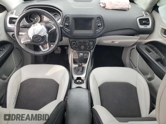 ✅ 2019 Jeep Compass Latitude • VIN: 3C4NJCBB4KT769402 • Lot: 49258595. Listed on Copart with 100,632 mi. Free auction sales archive from the USA and detailed vehicle history report at DreamBid. Image 8.