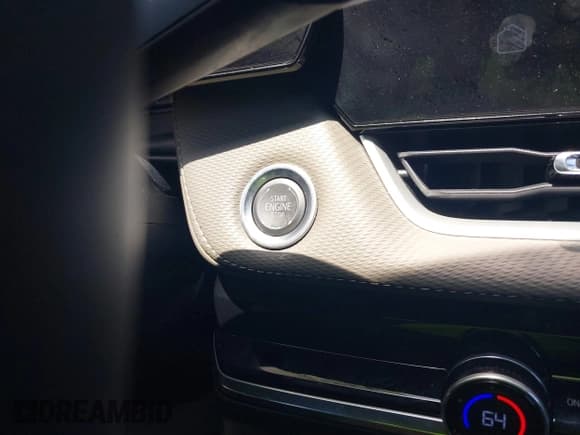 ✅ 2025 Chevrolet Equinox FWD LT • VIN: 3GNAXHEG7SL261109 • Lot: 42672414. Wystawiony na IAAI z przebiegiem 4 697 mil. Bezpłatny archiwum sprzedaży aukcyjnych z USA i szczegółowy raport historii pojazdu na DreamBid. Zdjęcie 22.