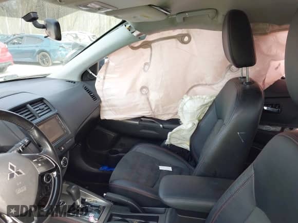 2018 Mitsubishi Outlander SE с VIN JA4AR3AW3JZ012651, выставлен на аукционе IAAI как лот 42144829 с пробегом 88 214 миль миль и . История ставок и продаж доступна на DreamBid. Изображение 5.