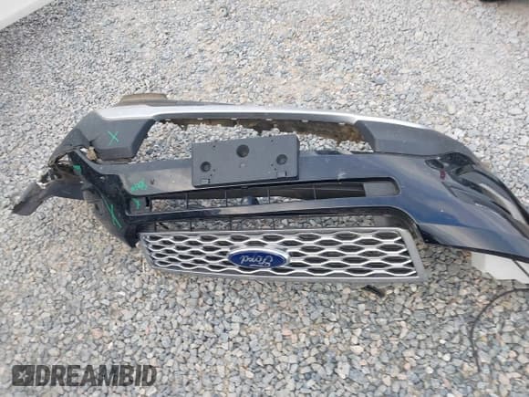 ✅ 2017 Ford Explorer Platinum • VIN: 1FM5K8HT9HGE09190 • Lot: 42034487. Wystawiony na IAAI z przebiegiem 142 629 mil. Bezpłatny archiwum sprzedaży aukcyjnych z USA i szczegółowy raport historii pojazdu na DreamBid. Zdjęcie 12.